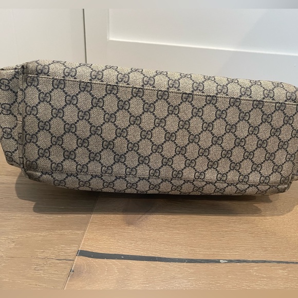 100% authentic Gucci GG Supreme Diaper Bag. Ebony and Navy.